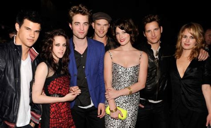 Twilight Cast Twilight Series Photo (6610915) Fanpop Page 10