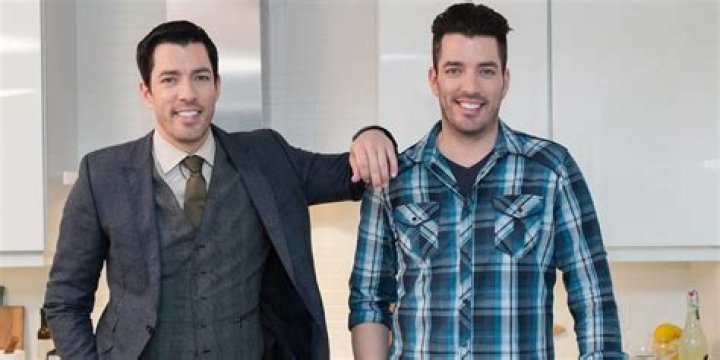 Watch Property Brother Drew Scott's Inspiring Rendition of "Lean on Me