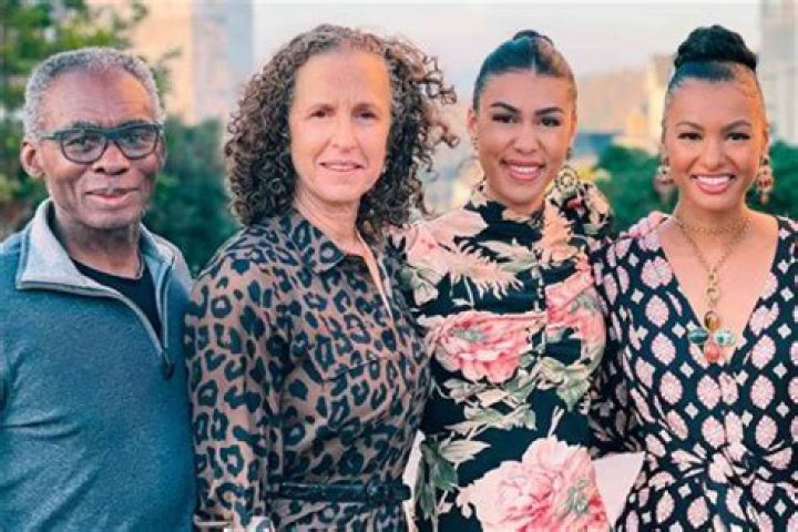 Who Are Malika Andrews Parents Mike And Caren Andrews?