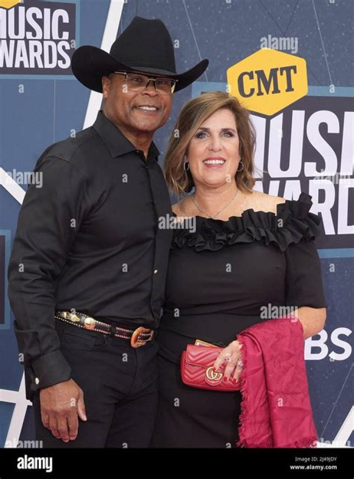 Who Is Kim Singletary, Mike Singletary Wife? 7 Children