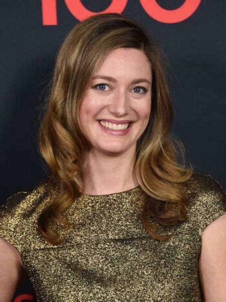 Zoe Perry Age, Height, Weight, Mother, Parents, Net Worth
